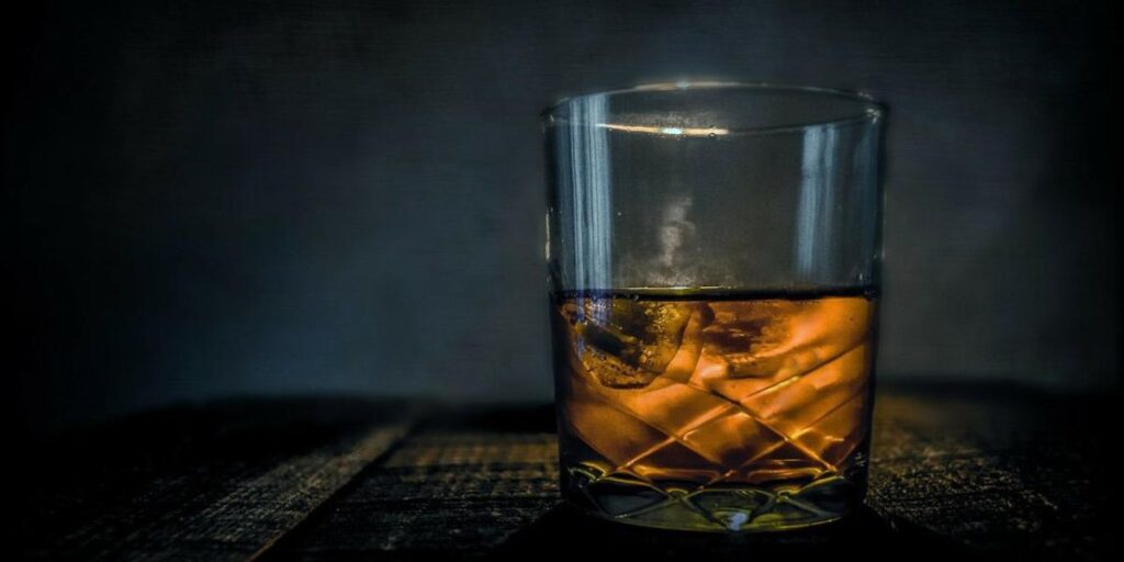 Koliko ima kalorija u jednoj čaši viskija?